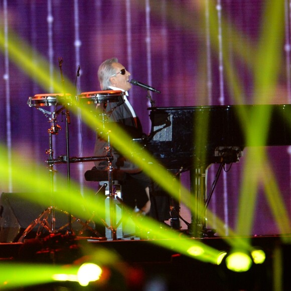 Gilbert Montagné - Concert Stars 80 au Stade de France à Saint-Denis le 9 mai 2015.