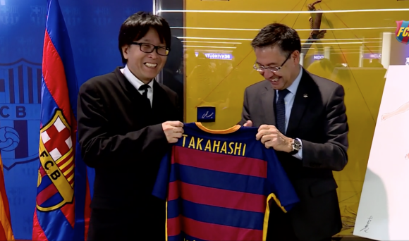 Yoichi Takahachi, créateur de Captain Tsubasa (Olive et Tom), en visite au FC Barcelone au Camp Nou en janvier 2016