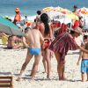 Alessandra Ambrosio profite d'un après-midi ensoleillé sur la plage de Rio de Janeiro. Le 6 août 2016.