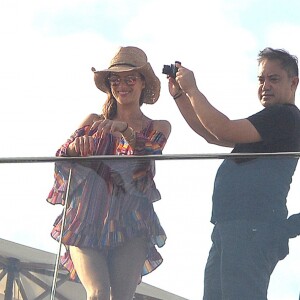 Alessandra Ambrosio sur la terrasse de l'hôtel Fasano à Rio de Janeiro, le 6 août 2016.