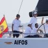 Le roi Felipe VI d'Espagne à bord du voilier Aifos lors de la Copa del Rey à Majorque, le 6 août 2016. En raison du contexte politique qui l'a obligé à retourner à Madrid pendant ses vacances, le souverain espagnol a moins eu l'occasion que d'habitude de barrer le bateau de la Marine espagnole lors de ses vacances à Palma de Majorque.