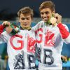 Tom Daley et Daniel Goodfellow posent avec leur médaille de bronze à Rio. Le 8 août 2016