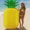 Zara Holland en vacances à La Barbade. Août 2016.