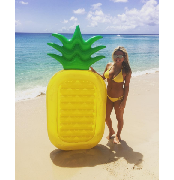 Zara Holland en vacances à La Barbade. Août 2016.