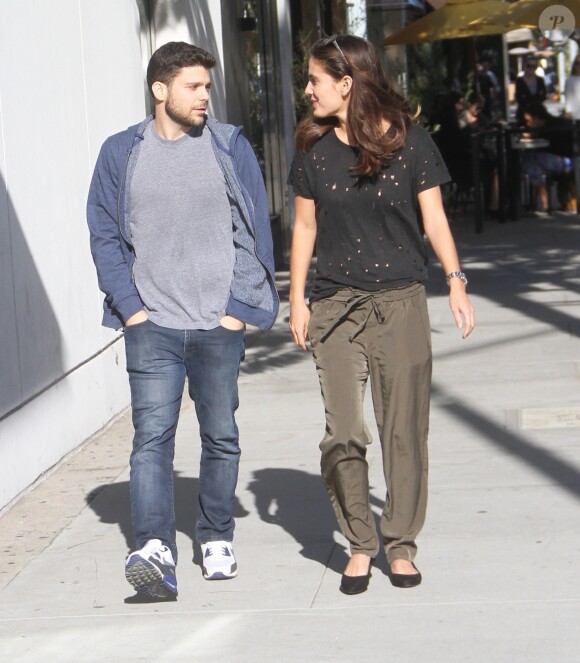 Jerry Ferrara et sa compagne Breanne Racano sont allés déjeuner dans un restaurant à Beverly Hills. Le 9 novembre 2015
