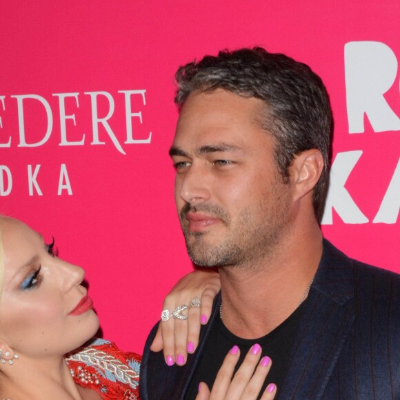 La chanteuse Lady Gaga et son fiancé Taylor Kinney - Première de "Rock The Kasbah" à New York, le 19 octobre 2015.