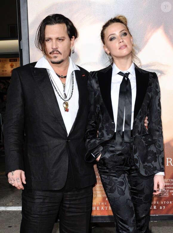 Johnny Depp et sa femme Amber Heard - Première de "The Danish Girl" au Théatre Westwood Village à Los Angeles le 21 novembre 2015.
