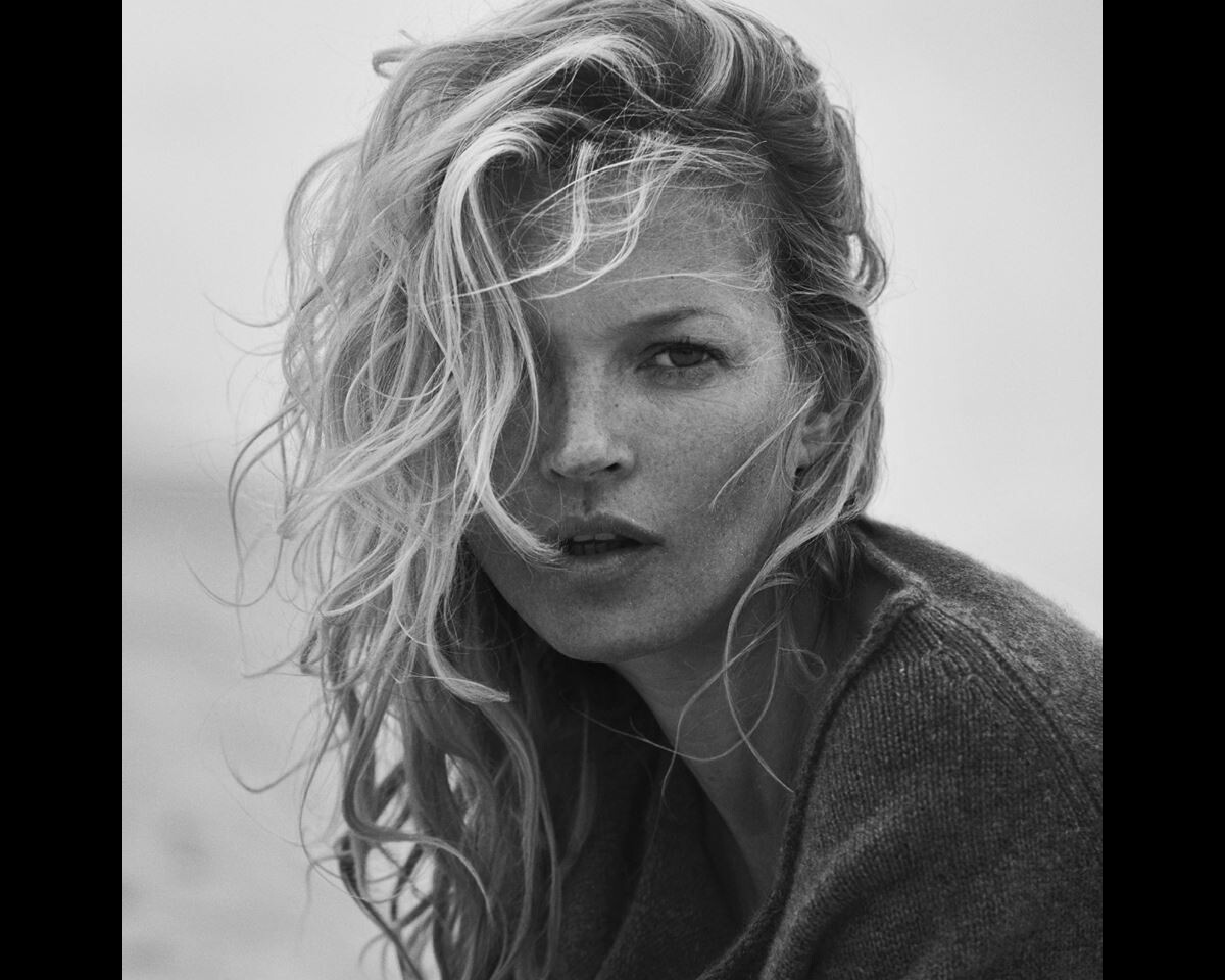 Photo Kate Moss Pose Pour NAKED CASHMERE Photo Par Peter Lindbergh Purepeople