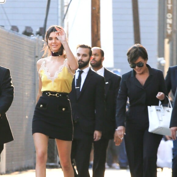 Kendall Jenner et sa mère Kris Jenner quittent les studios de l'émission 'Jimmy Kimmel Live' à Los Angeles, le 24 août 2016.