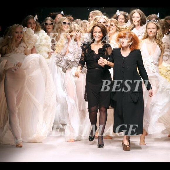 NATHALIE RYKIEL ET SA MERE SONIA RYKIEL - DEFILE DE MODE SONIA RYKIEL PRET A PORTER PRINTEMPS ETE 2008 A PARIS  SONIA RYKIEL READY TO WEAR SPRING SUMMER 2008 FASHION SHOW IN PARIS05/10/2007 - PARIS