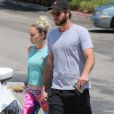  Exclusif - Miley Cyrus et son compagnon Liam Hemsworth sont allés déjeuner en amoureux à Los Angeles, le 26 août 2016  