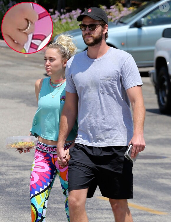 Exclusif - Miley Cyrus et son compagnon Liam Hemsworth sont allés déjeuner en amoureux à Los Angeles, le 26 août 2016 