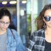 Jessica Alba arrive à l'aéroport de New York (JFK), le 24 août 2016.