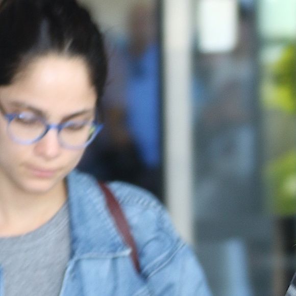 Jessica Alba arrive à l'aéroport de New York (JFK), le 24 août 2016.