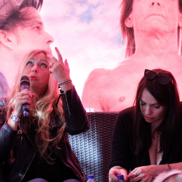 Exclusif - Jour 3 - Béatrice Dalle et Sophie Blondy (réalisatrice) présentent le film "L'étoile du jour" dans lequel joue le chanteur Iggy Pop lors du Festival Rock en Seine au Domaine Nationale de Saint-Cloud à Paris, le 28 août 2016. © Lise Tuillier/Bestimage