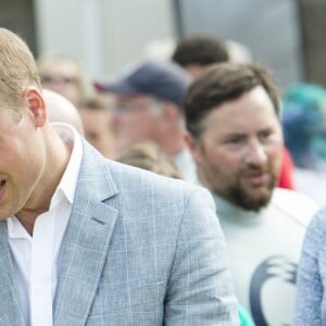 Kate Middleton et le prince William ont achevé leur journée d'activités publiques en Cornouailles, le 1er septembre 2016, sur la plage Towan, à Newquay, à l'occasion d'une session d'initiation au surf organisée par l'association Wave Project.