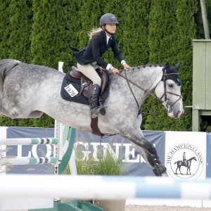 Mary-Kate Olsen participe au jumping "Hampton Classic Horse Show " sous les yeux de son mari Olivier Sarkozy à Bridgehampton près de New York le 1er septembre 2016. Elle a monté deux chevaux différents prénommés "Feu d'Amour" et "WKD Tokyo".