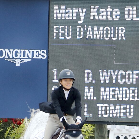 Mary-Kate Olsen participe au jumping "Hampton Classic Horse Show " sous les yeux de son mari Olivier Sarkozy à Bridgehampton près de New York le 1er septembre 2016. Elle a monté deux chevaux différents prénommés "Feu d'Amour" et "WKD Tokyo".