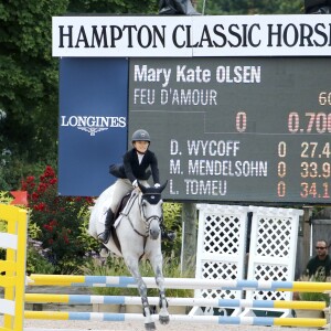 Mary-Kate Olsen participe au jumping "Hampton Classic Horse Show " sous les yeux de son mari Olivier Sarkozy à Bridgehampton près de New York le 1er septembre 2016. Elle a monté deux chevaux différents prénommés "Feu d'Amour" et "WKD Tokyo".