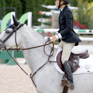 Mary-Kate Olsen participe au jumping "Hampton Classic Horse Show " sous les yeux de son mari Olivier Sarkozy à Bridgehampton près de New York le 1er septembre 2016. Elle a monté deux chevaux différents prénommés "Feu d'Amour" et "WKD Tokyo".