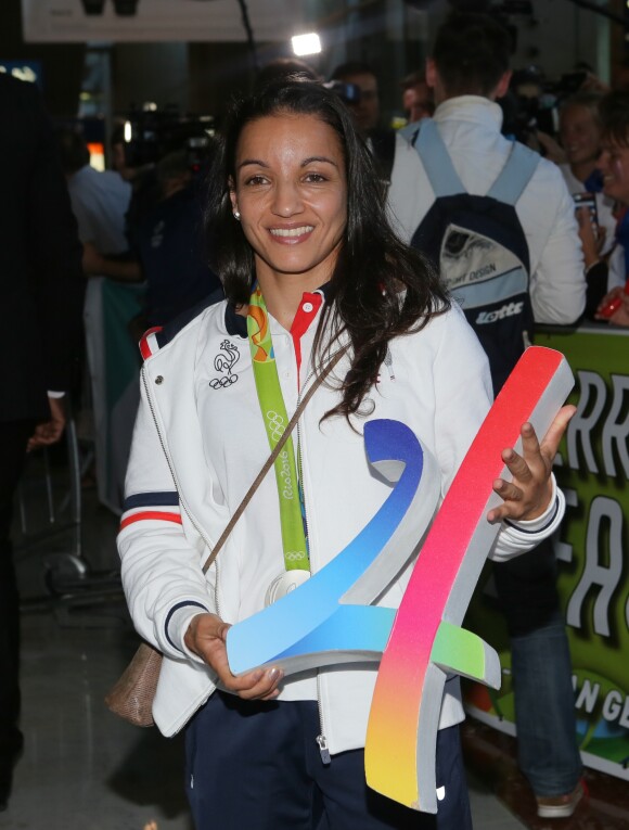 Sarah Ourahmoune - Arrivées des athlètes des jeux olympiques de Rio 2016 à l'aéroport de Roissy le 23 août 2016.