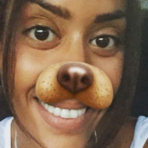 Amel Bent, utilisant un filtre de Snapchat, sur Instagram, le 4 septembre 2016.