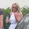 Britney Spears se promène à Hawaii, le 7 août 2016