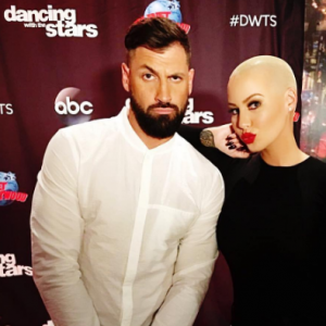 Amber Rose participe à la 23e saison de l'émission Dancing With The Stars avec Maksim Chmerkovskiy. Photo publiée sur Instagram au début du mois de septembre 2016.