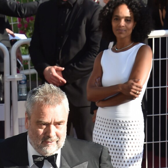 Luc Besson et sa femme Virginie Silla à la montée des marches du film "The Last Face" lors du 69ème Festival International du Film de Cannes le 20 mai 2016. © Lionel Urman / Bestimage