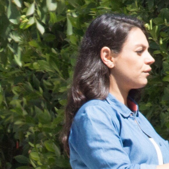 Mila Kunis très enceinte se balade dans les rues de Los Angeles, le 9 septembre 2016