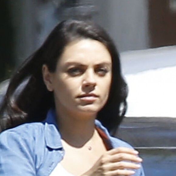 Mila Kunis très enceinte se balade dans les rues de Los Angeles, le 9 septembre 2016