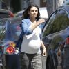 Mila Kunis très enceinte se balade dans les rues de Los Angeles, le 9 septembre 2016