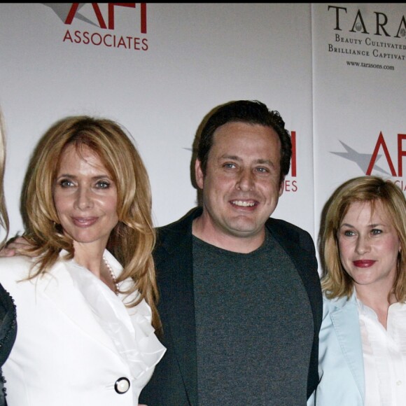 Alexis Arquette avec ses frères et soeurs Rosanna Arquette, Richmond Arquette, Patricia Arquette et David Arquette lors d'une soirée en leur honneur en mai 2006 à Beverly Hills, le 6e Platinum Circle Award. L'actrice transgenre est morte à 47 ans le 11 septembre 2016.