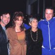  Alexis Arquette, Rosanna Arquette et David Arquette avec leurs parents Marti et Lewis en janvier 1997 à Hollywood lors d'une avant-première. L'actrice transgenre est morte à 47 ans le 11 septembre 2016. 