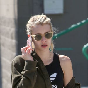 Exclusif - Emma Roberts se promène dans les rues de West Hollywood, le 10 septembre 2016