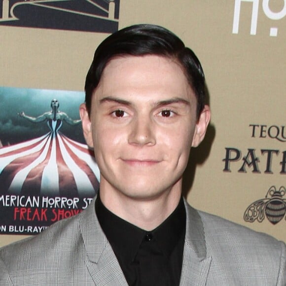 Evan Peters à la première de «American Horror Story» à Los Angeles, le 3 octobre 2015