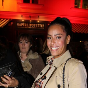 Amel Bent lors de l'inauguration du restaurant "Saperlipopette!" de Norbert Tarayre (Top Chef 3) à Puteaux, le 17 novembre 2014.