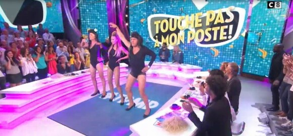 La femme de Michel Polnareff parodie Beyoncé avec Benjamin Castaldi et Jean-Michel Maire dans "Touche pas à mon poste", jeudi 15 septembre 2016, sur C8