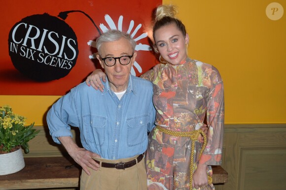 Woody Allen et Miley Cyrus lors de la première de Crisis in Six Scenes au Crosby Street Hotel à New York le 15 septembre 2016.