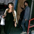 Adam Levine et sa femme Behati Prinsloo enceinte à la sortie du restaurant Craig's à West Hollywood, le 30 juillet 2016.