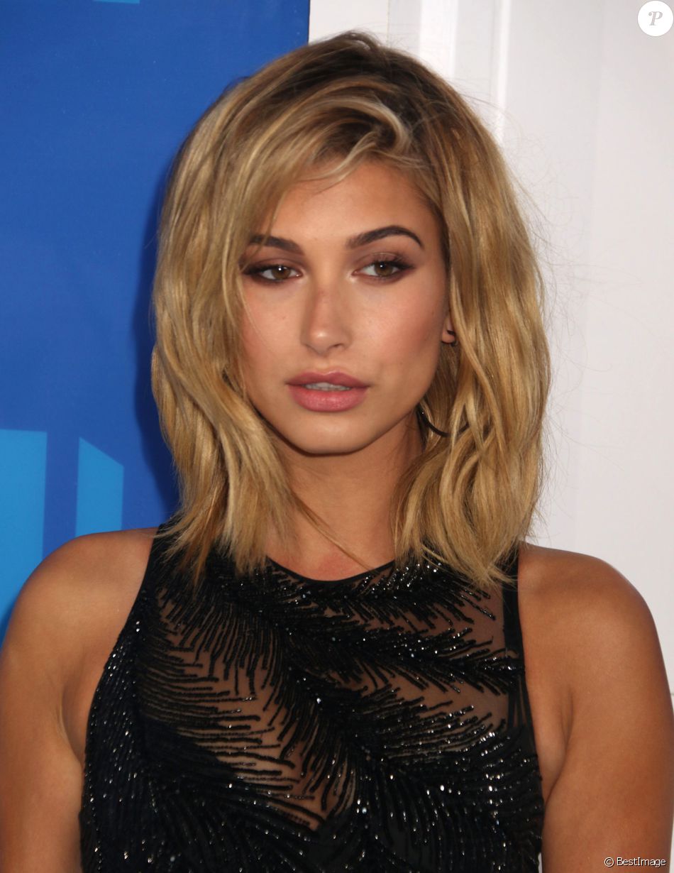Hailey Baldwin à la soirée des MTV Video Music Awards 2016 à Madison