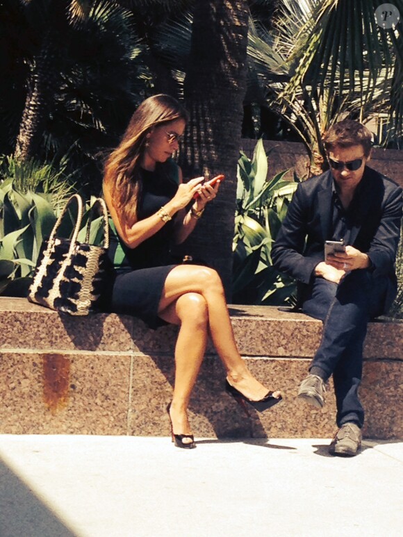 Jeremy Renner avec Laura Wasser à Los Angeles, le 1er avril 2015.
