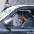  Jennifer Garner en pleine conversation dans sa voiture avec Ben Affleck le 20 septembre 2016 à Los Angeles, après avoir déposé leurs enfants à l'école. L'actrice ne semblait pas en grande forme et était visiblement contrariée tandis que son ex lui adressait la parole. Etaient-ils en train de se disputer ? 