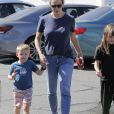 Jennifer Garner a déjeuné avec ses enfants Samuel et Seraphina à Brentwood Los Angeles, le 16 Septembre 2016