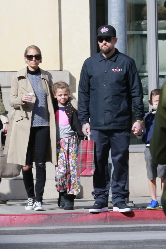 Exclusif - Nicole Richie fait du shopping avec son mari Joel Madden et leurs enfants Harlow et Sparrow à Beverly Hills, le 28 novembre 2015 © CPA/Bestimage