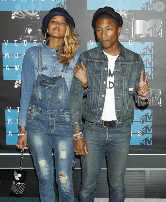 Pharrell Williams et sa femme Helen Lasichanh à la Soirée des MTV Video Music Awards à Los Angeles le 30 aout 2015.