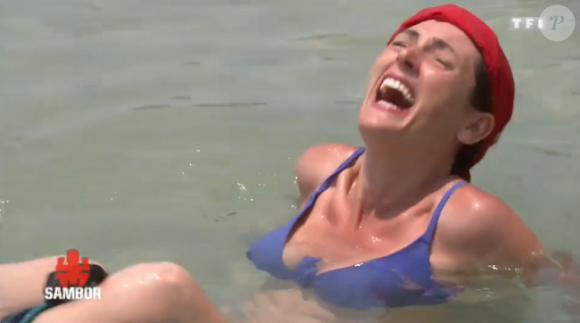 Le plat de Julie dans "Koh-Lanta, L'île au trésor" fait le buzz et beaucoup rire ses camarades. Le 2 septembre 2016.