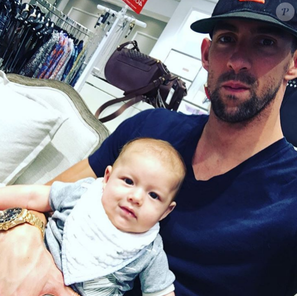 Boomer Phelps avec son papa Michael Phelps sur Instagram