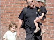 REPORTAGE PHOTOS : Russell Crowe... un jour papa-poule, un jour prince charmant !