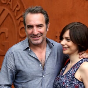 Jean Dujardin et sa compagne Nathalie Péchalat - People au village des internationaux de France de tennis à Roland Garros à Paris 5 juin 2016.